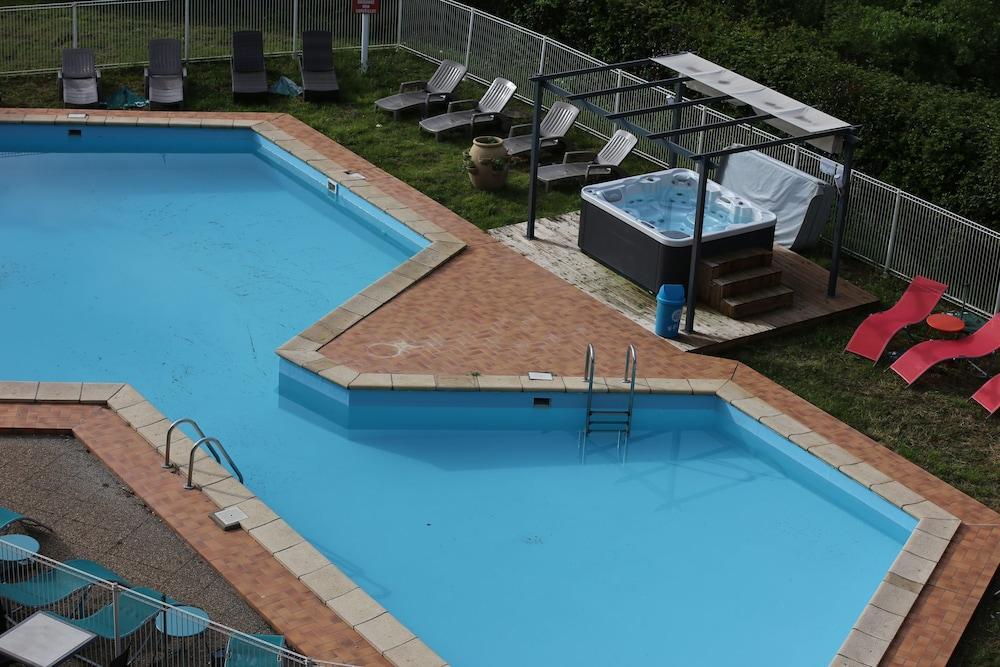 Le Neoulous Hotel Le Boulou Exterior foto