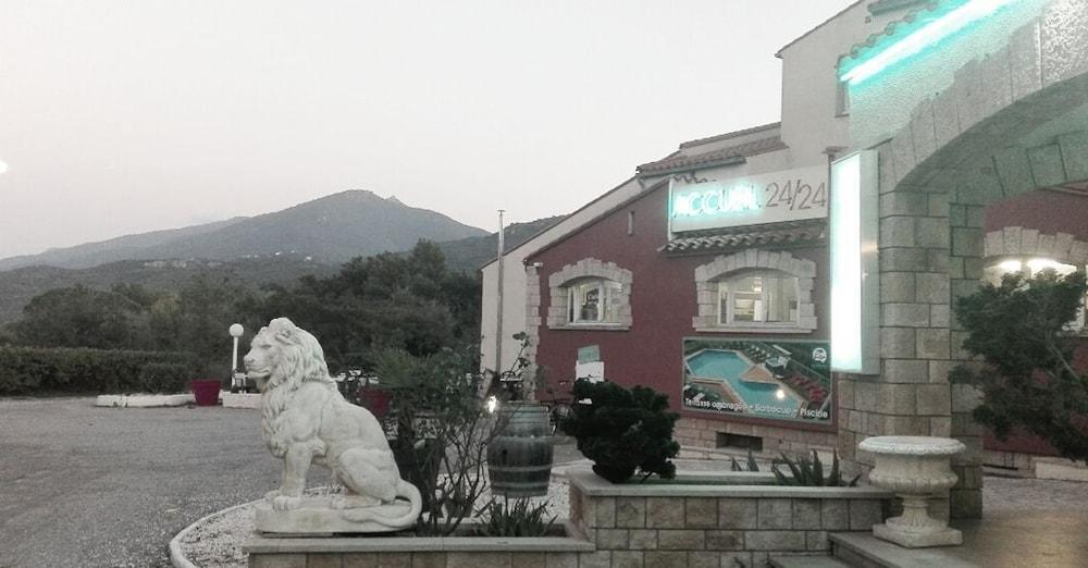 Le Neoulous Hotel Le Boulou Exterior foto